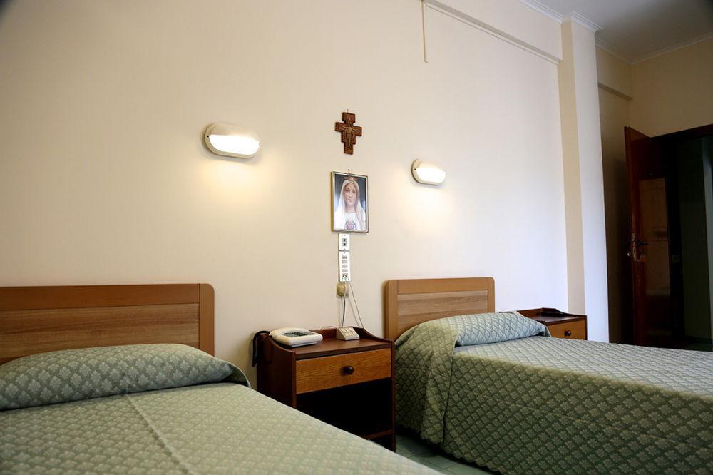 Hotel Casa Piccole Ancelle Di Cristo Re à Rome Extérieur photo